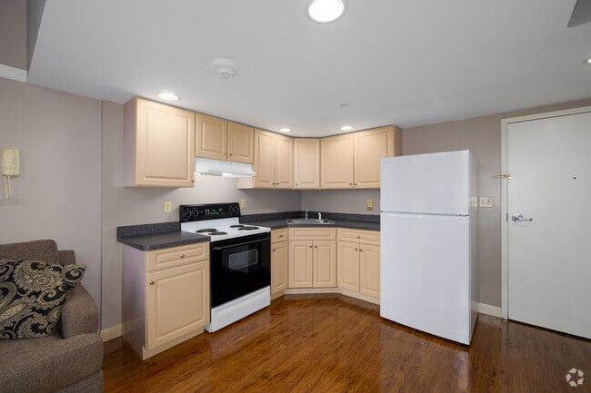 1BR, 1BA - 503SF - Kitchen - Lofts at the Mill