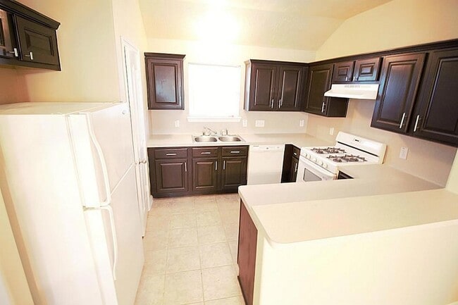 Photo - 22811 W Fairfax Village Cir