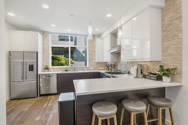 Photo - 722 3rd Ave N Unit ID1232830P