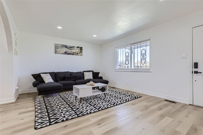 Photo - 5504 Troy St Unit SI ID1604841P