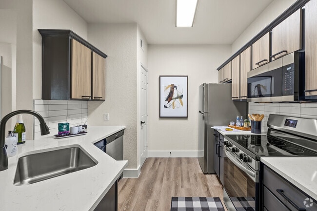 2BR, 2BA - 1,137SF - Kitchen - Belmond Apartments