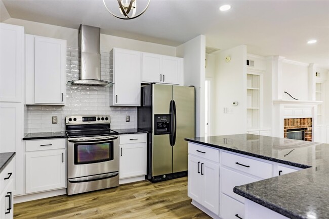 Photo - 1306 Lakeside Dr