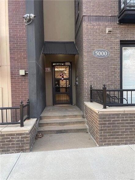 Building Photo - 5300 Peachtree Rd