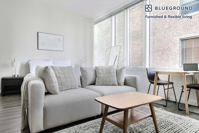 Building Photo - 1000 S Michigan Ave Unit FL9-ID1350