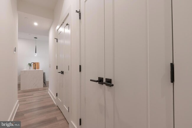 Photo - 1421-23-1423 E Columbia Ave Unit 402