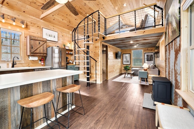 Building Photo - 10512 Wooton Rd Unit ID1221867P