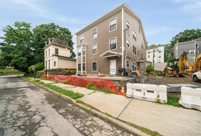 Building Photo - 133 N Miller St Unit 1B