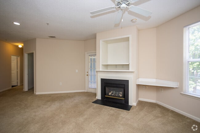 The Canterbury - 3BR,2BA - 1,243SF - Living Room - Argyle Place