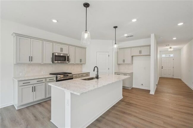Photo - 522 Silverleaf Trl
