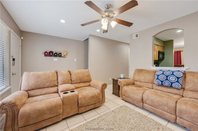 Photo - 1902 Dartmouth St Unit Q4