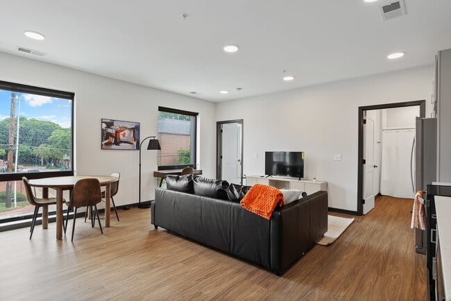 Building Photo - 423 E Michigan St Unit ID1026463P