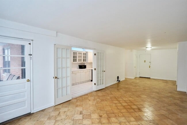 Photo - 225 St Pauls Ave