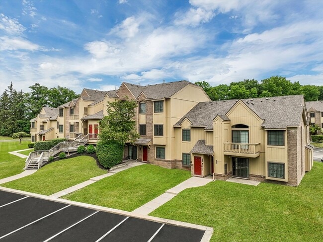 Photo - Saddle Creek Apartments