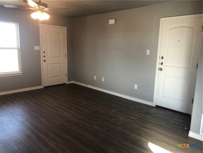 Photo - 1818 Castroville Trl