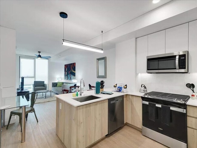 Photo - 817 N 6th St Unit GO ID1047104P