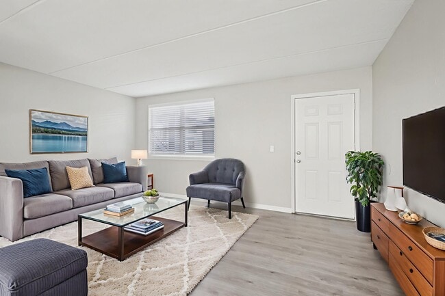 Photo - Serenity Lake Apartments