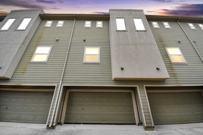 Photo - 1403 Delano St Unit 6