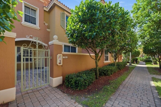 Building Photo - 732 SW 106th Ave