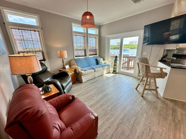 Building Photo - 404 Nettles Blvd Unit SI ID1537518P