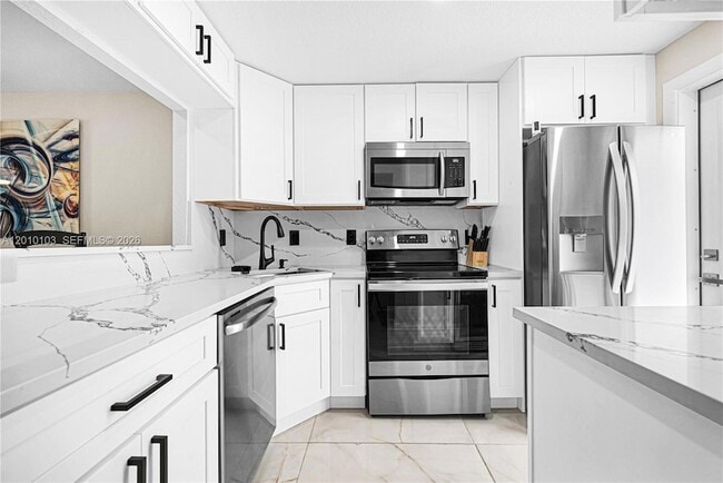 Photo - 400 SE 10th St Unit 105