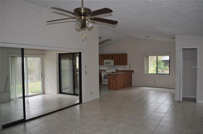 Photo - 127 Persimmon Dr