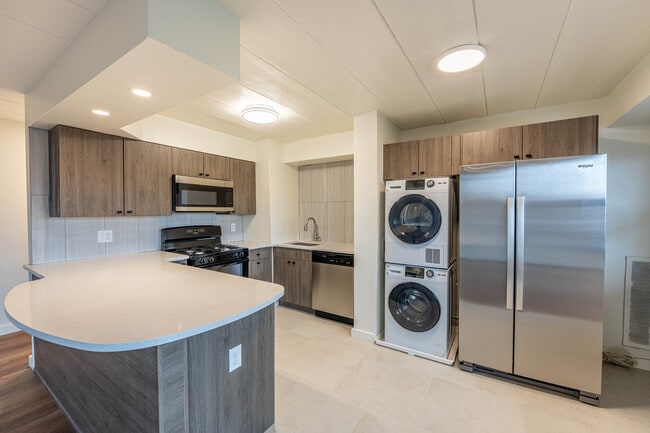 Open Kitchen Design - Montgomery Plaza Apartments