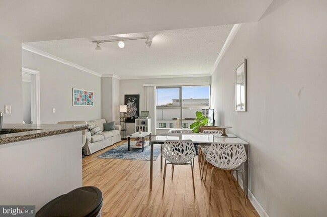 Photo - 777 7th St NW Unit 1014