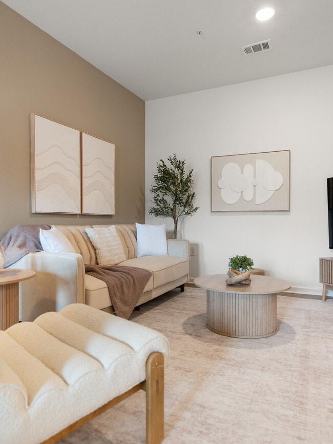 Photo - 637 Wildlight Ave Unit SI FL1-ID1564040P