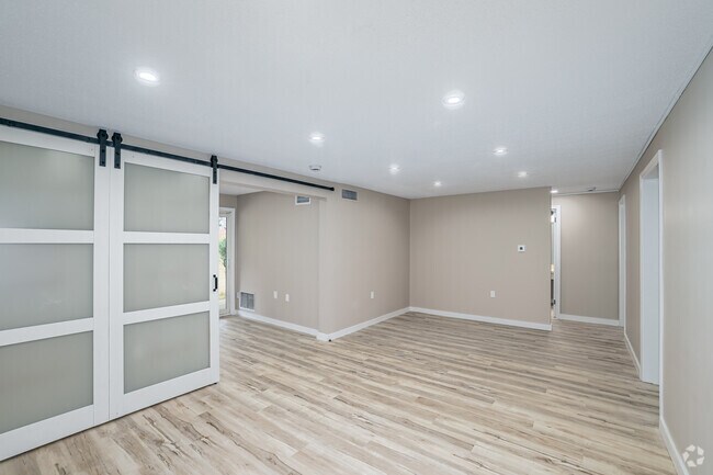 2BR, 2BA - 1,277SF - Living Room - Avon Place