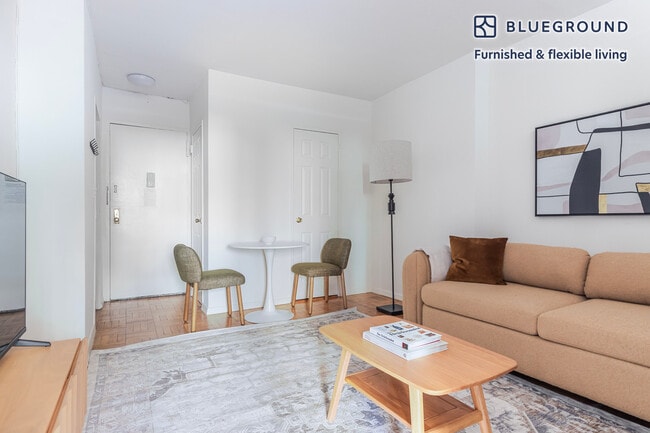 Photo - 300 E 46th St Unit FL8-ID2164