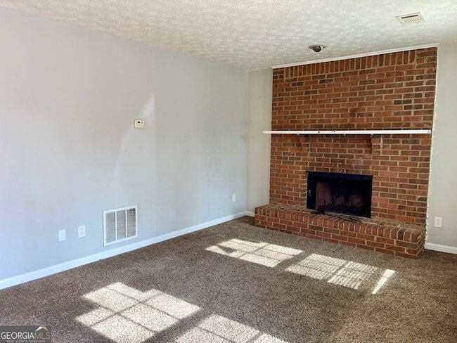 Photo - 945 Silverwood Dr