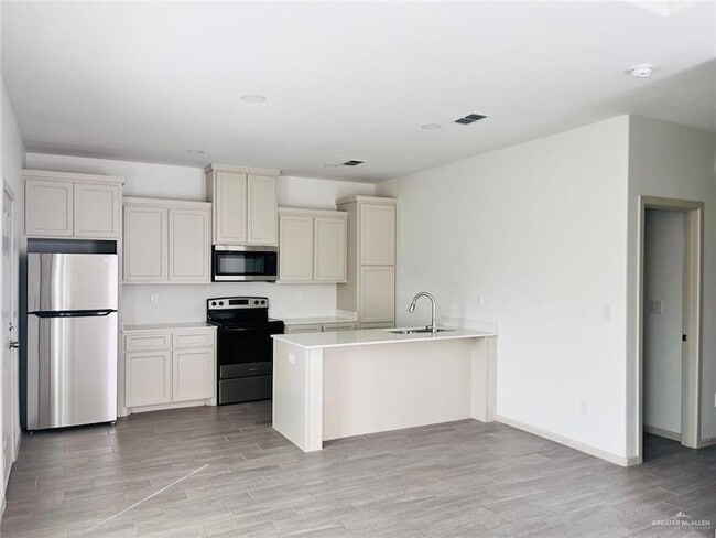 Photo - 12610 N 33rd Ln Unit 2