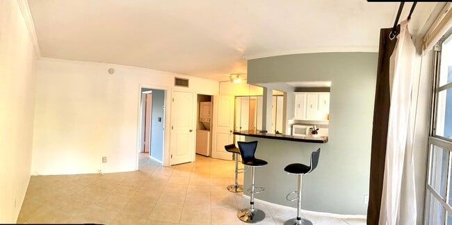 Photo - 1407 NE 56th St Unit 207