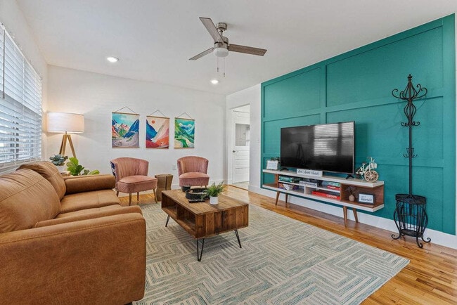 Photo - 407 NW H St Unit ID1250720P