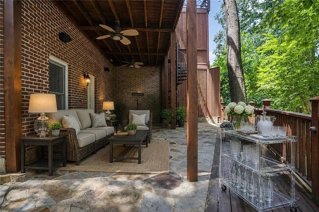 Photo - 614 Timm Valley Rd NE