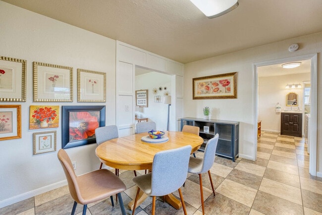 Building Photo - 312 Crestview Dr Unit ID1297039P