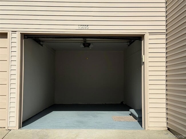Photo - 15895 Cambridge Dr Unit 1