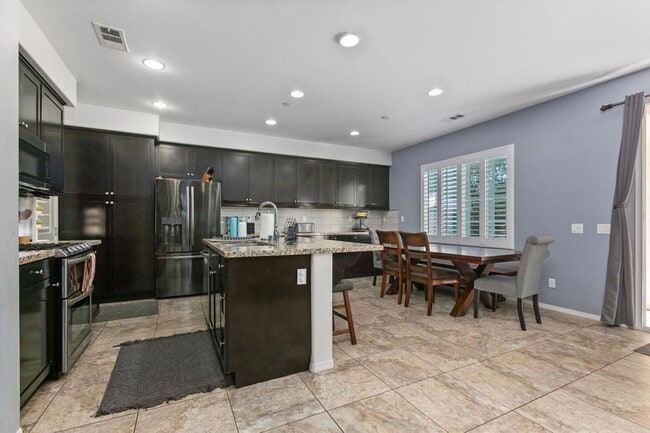 Photo - 360 Calle Vela