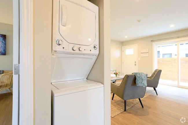 2BR 1BA-895 Sq Ft-Modeled - Edge at Howarth Park