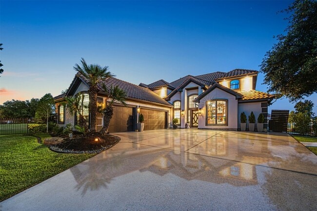 Photo - 12345 White Oak Point