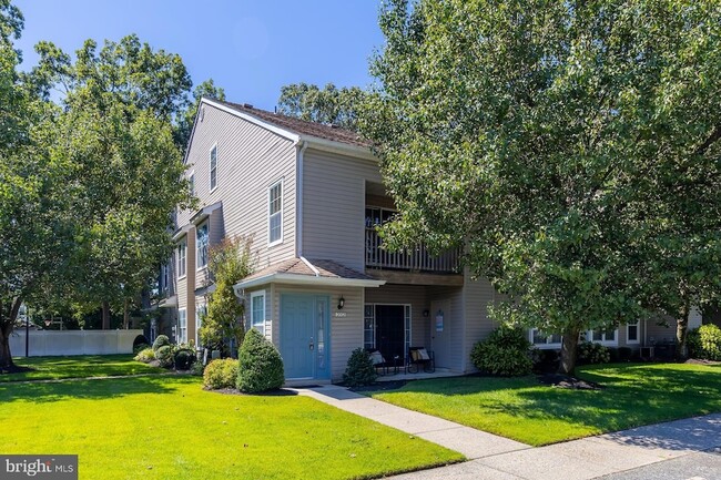 Building Photo - 2002 Tanglewood Ct Unit 2002