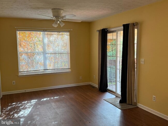 Photo - 2047 Harvest Dr