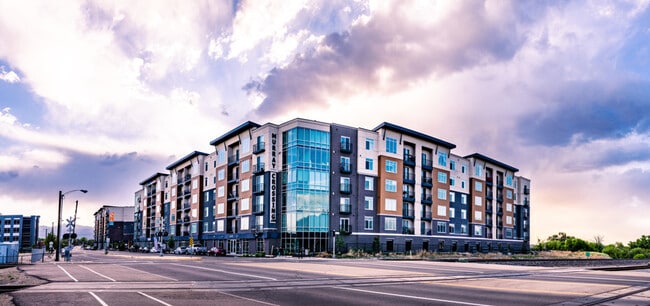 Building Photo - Seasons at Murray Crossing