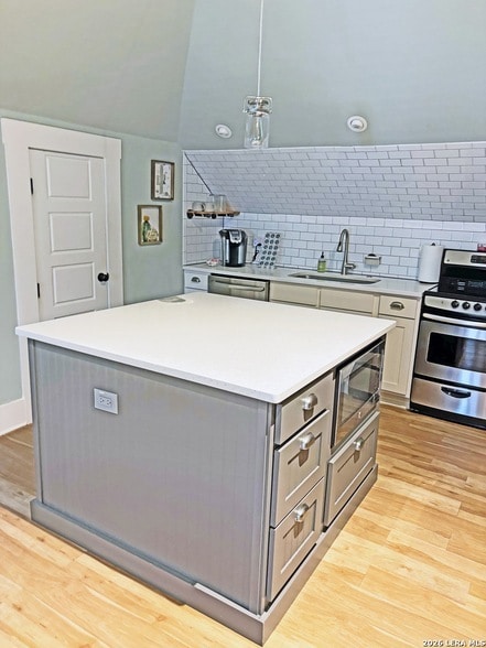 Photo - 402 E Locust St
