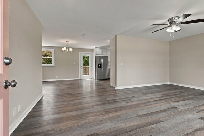 Photo - 1614 Shady Cir