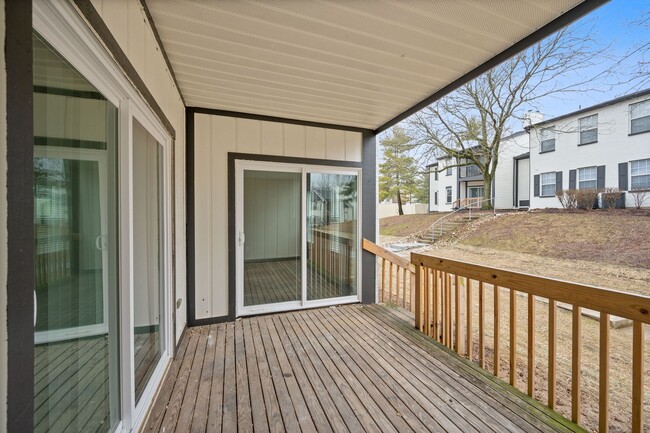 Photo - 860 East