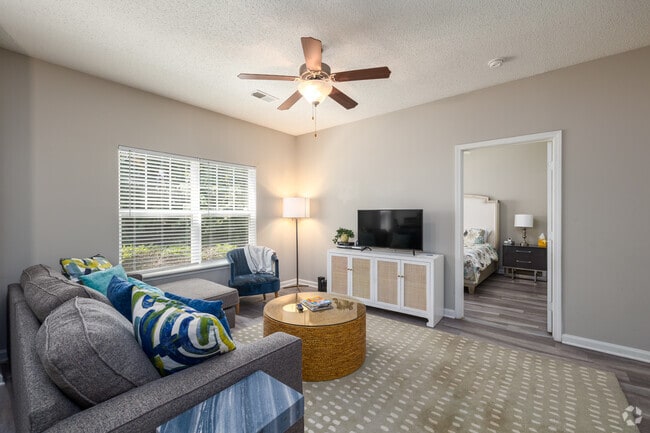 2BD, 2BA - 950SF - Colts Run