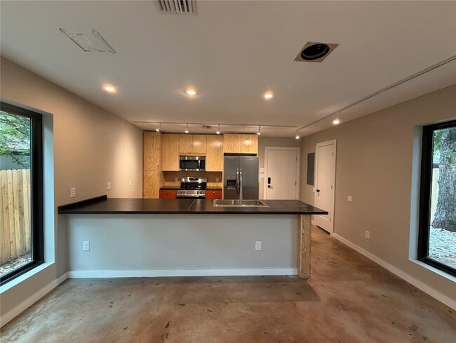 Photo - 957 Woods Ave