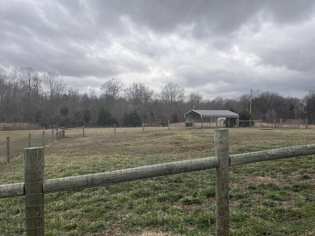 Photo - 769 Hardy Rd