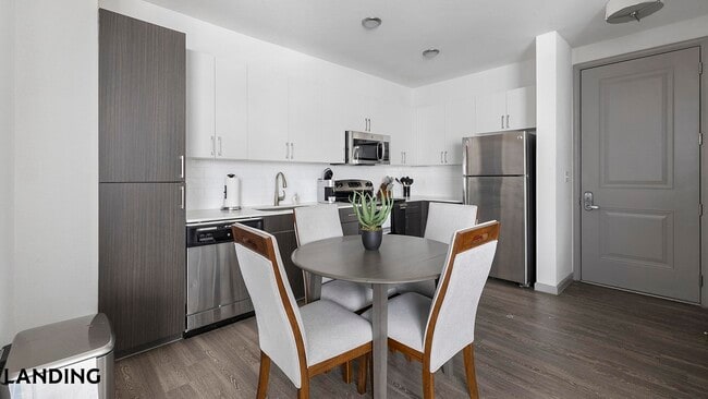 Building Photo - 1001 S Center St Unit 1214